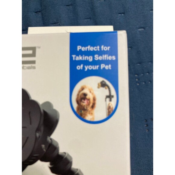 Digital Essentials Clip On Selfie Holder for Pets - Picture 9 of 10